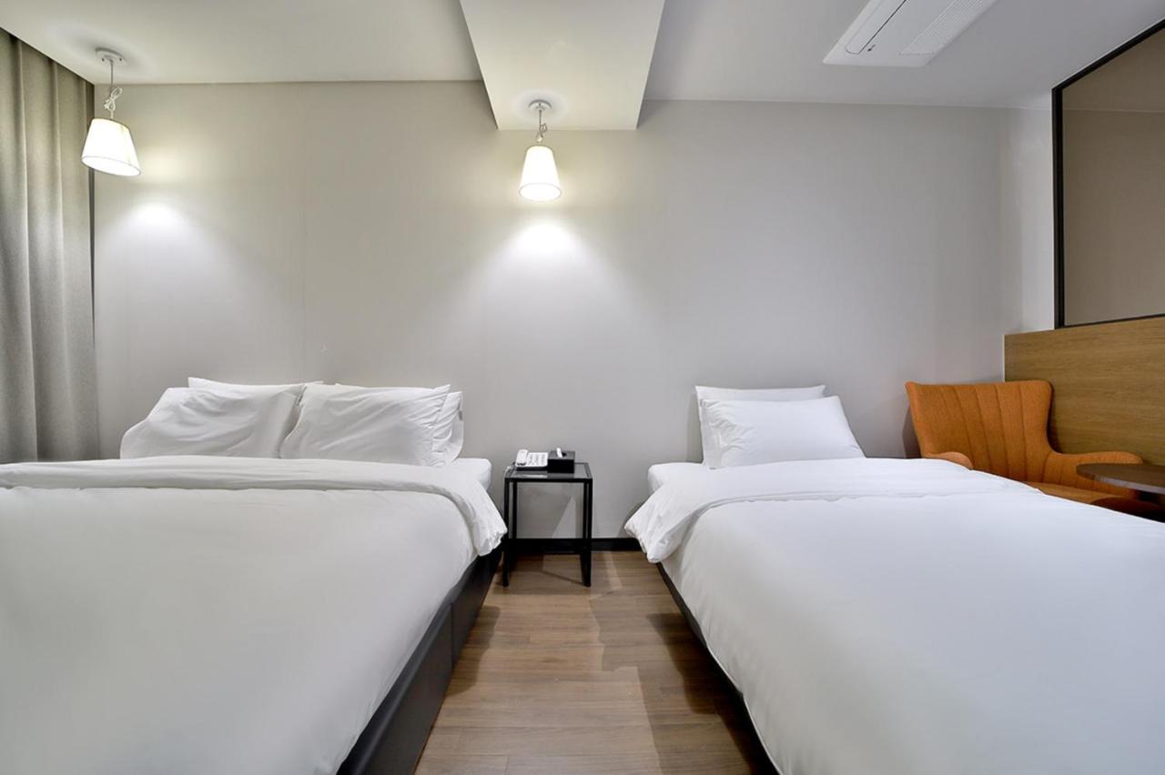 Seomyeon Hound Hotel 1St Street Μπουσάν Δωμάτιο φωτογραφία
