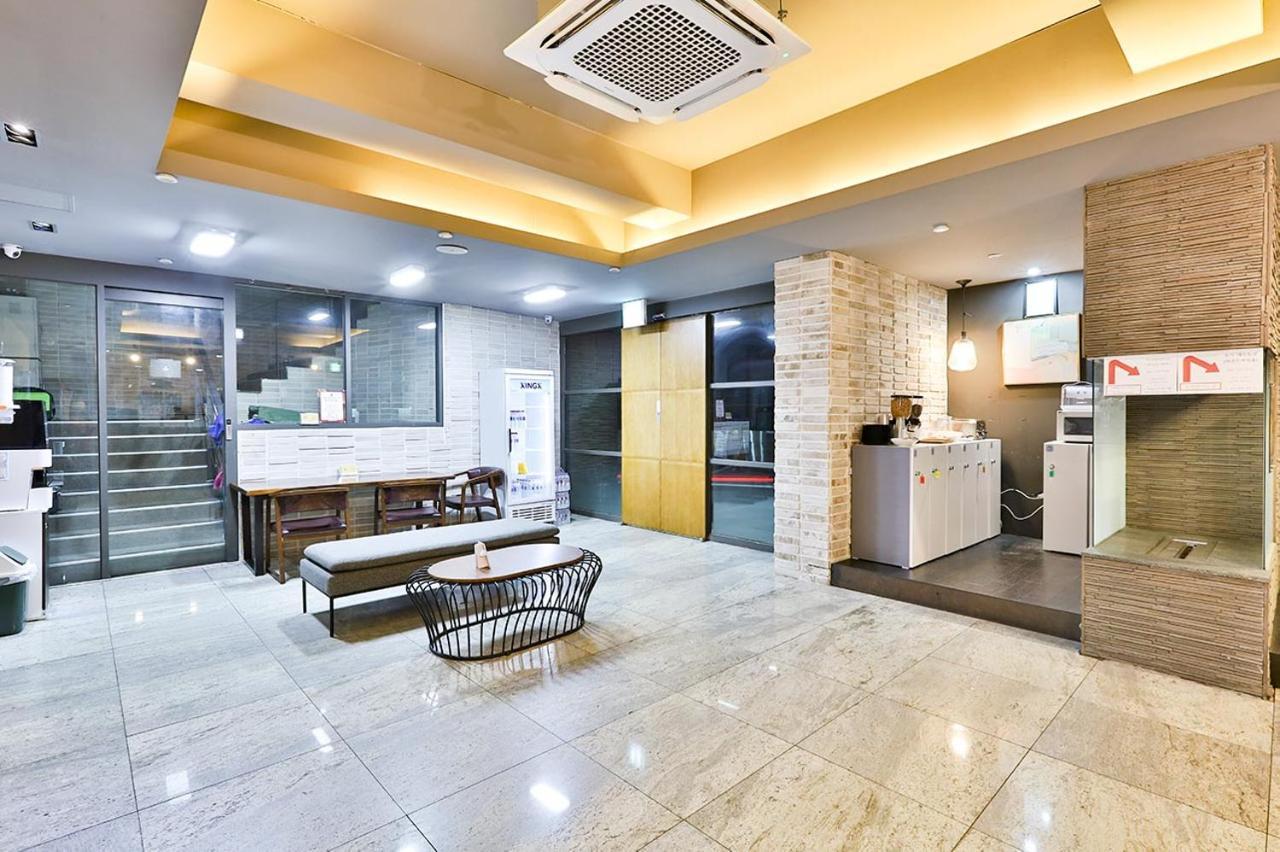 Seomyeon Hound Hotel 1St Street Μπουσάν Εξωτερικό φωτογραφία