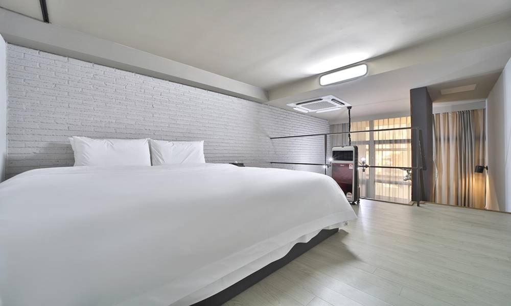 Seomyeon Hound Hotel 1St Street Μπουσάν Δωμάτιο φωτογραφία