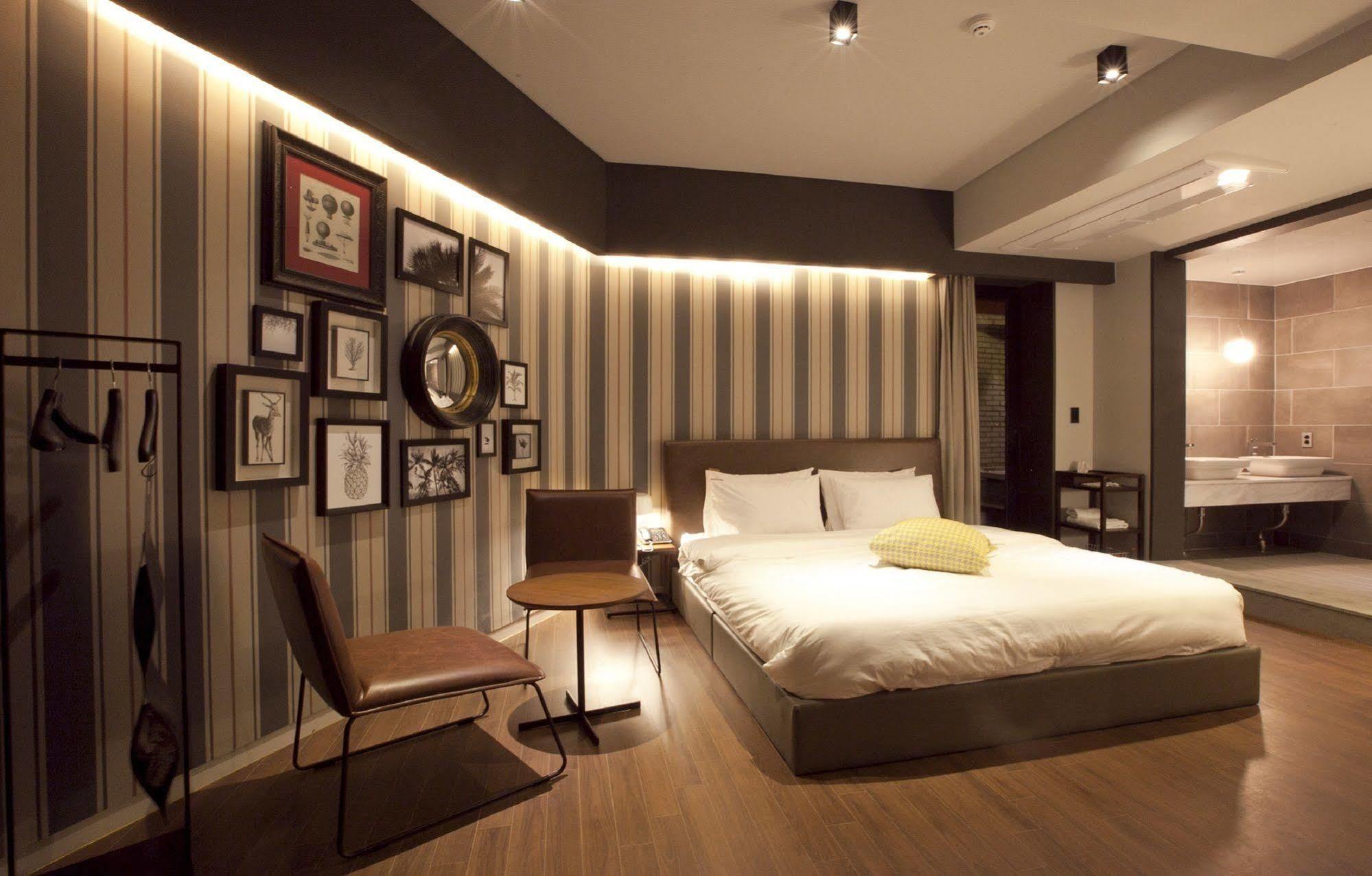 Seomyeon Hound Hotel 1St Street Μπουσάν Εξωτερικό φωτογραφία